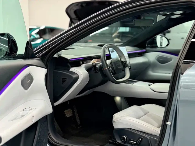 Lynk & Co Z10 — Фото автомобиля 8