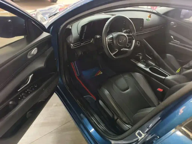 Hyundai Elantra — Фото автомобиля 15