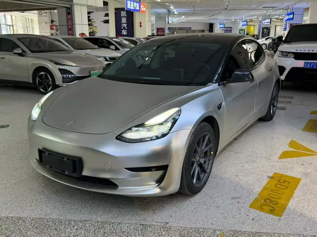 Фотография автомобиля — Tesla Model 3