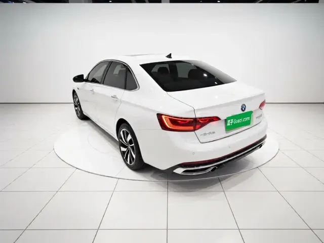 Volkswagen Sagitar — Фото автомобиля 4