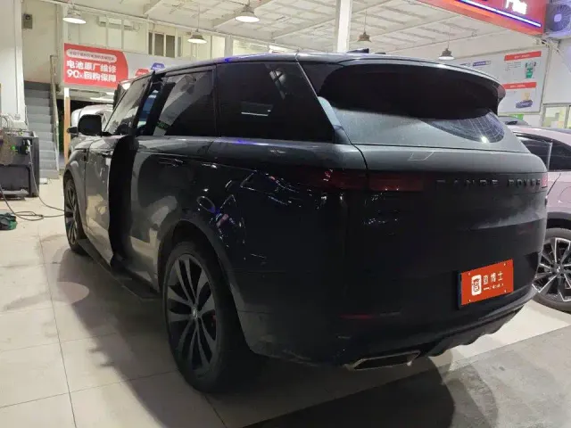 Land Rover Range Rover Sport — Фото автомобиля 6