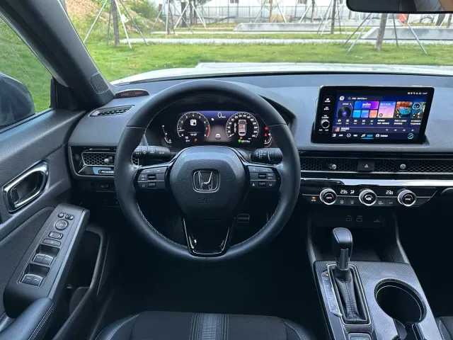 Honda Civic 2023 240TURBO CVT Dynamic Edition — Фото автомобиля 10