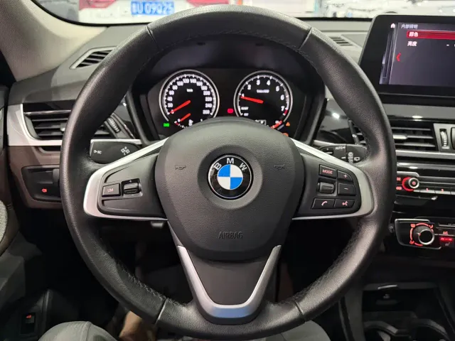 BMW X1 — Фото автомобиля 13