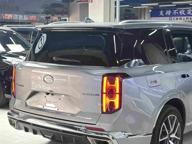 GAC Trumpchi GS8 — Фото автомобиля 9