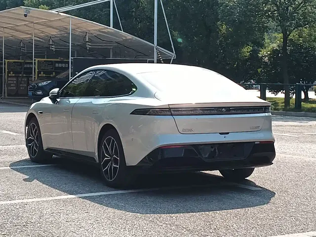 Dongfeng eπ 007 — Фото автомобиля 6