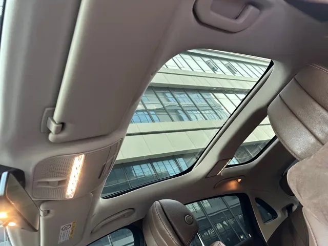 Mercedes-Benz E-Class — Фото автомобиля 18