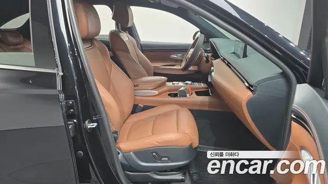 Genesis GV70 — Фото автомобиля 11