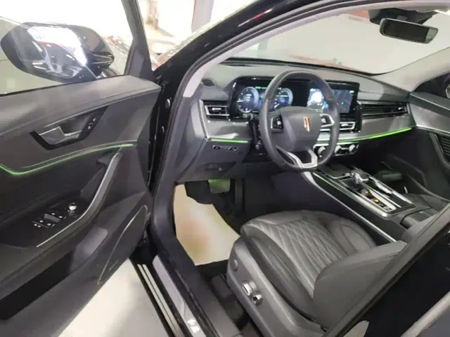 Hongqi HS5 — Фото автомобиля 15