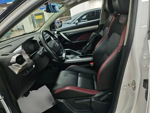 Geely Binyue — Фото автомобиля 14