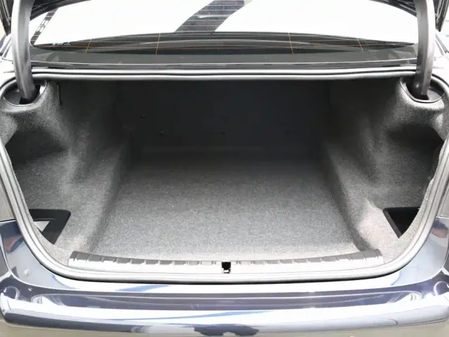 BMW 5 Series — Фото автомобиля 28