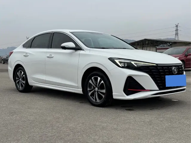 Changan Eado — Фото автомобиля 3