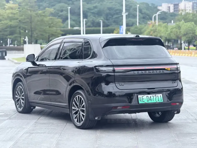 Leapmotor B10 — Фото автомобиля 6