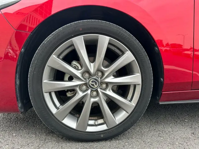 Mazda Axela — Фото автомобиля 8