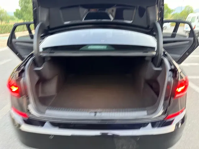 Volkswagen Passat — Фото автомобиля 15