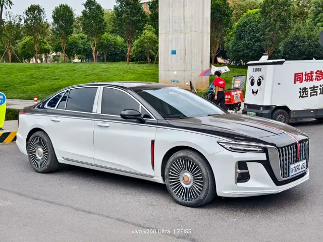 Hongqi H5 — Фото автомобиля 3