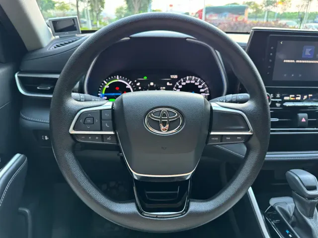 Toyota Highlander — Фото автомобиля 6