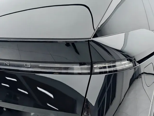Xpeng X9 — Фото автомобиля 7