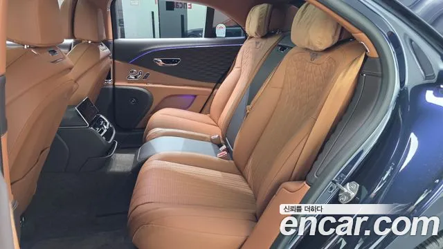 Bentley Flying Spur — Фото автомобиля 24