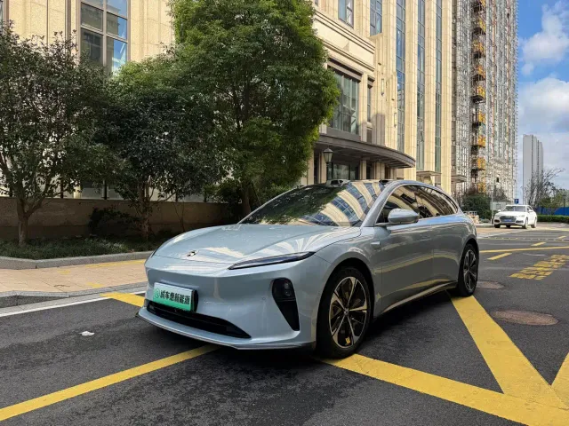 Фотография автомобиля — Nio ET5 Touring