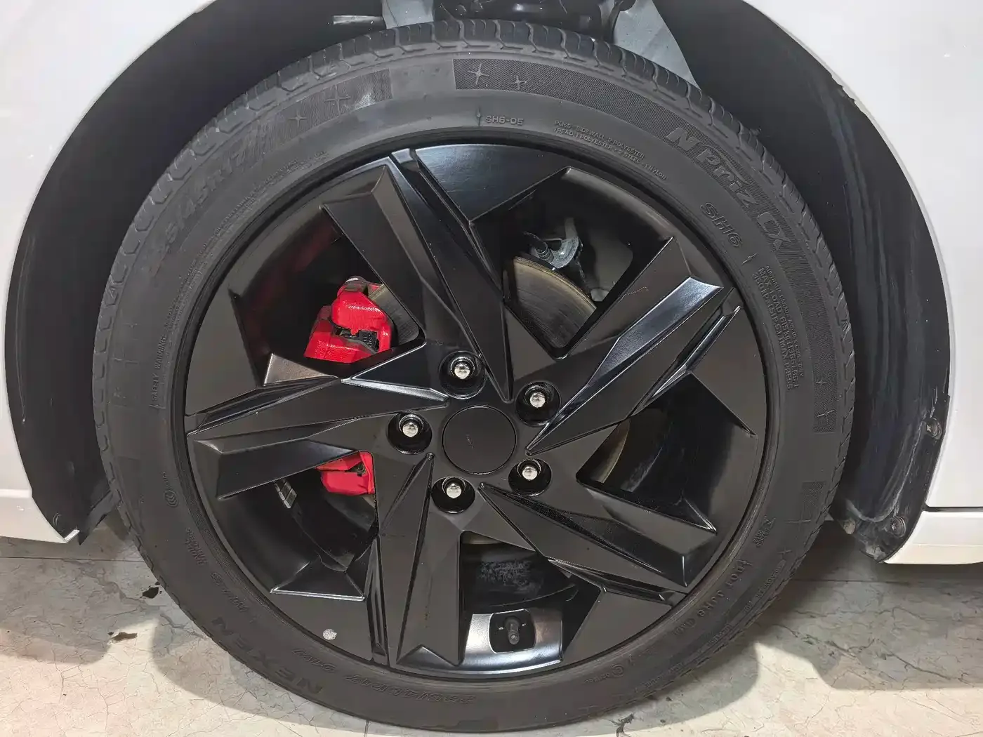 Hyundai Elantra 2022 1.5L CVT 20th Anniversary Edition — Фото автомобиля 11
