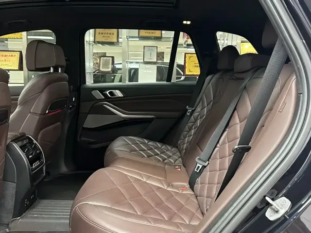 BMW BMW X5 2022 Facelift xDrive 40Li Premium M Sport Package — Фото автомобиля 10