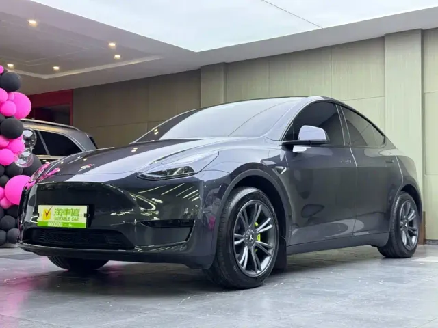Фотография автомобиля — Tesla Model Y