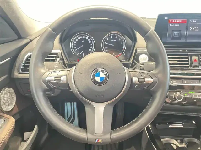 BMW 1 Series — Фото автомобиля 10