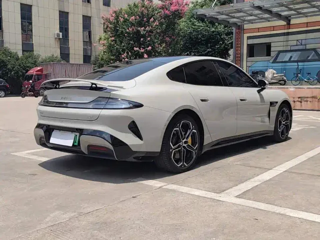 Xiaomi SU7 — Фото автомобиля 19