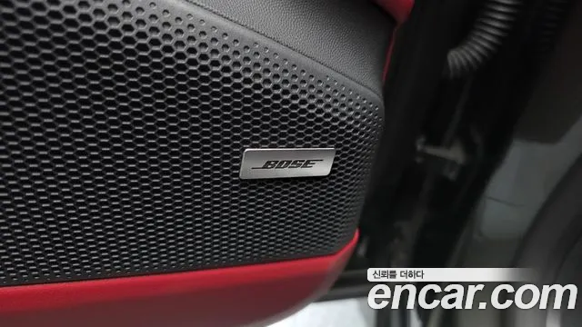 Porsche Macan Electric — Фото автомобиля 29