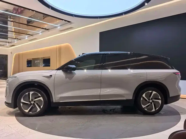 Nio ES8 — Фото автомобиля 7