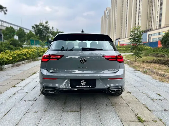 Volkswagen Golf — Фото автомобиля 5