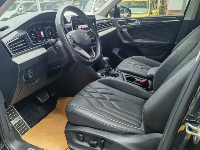 Volkswagen Tiguan L — Фото автомобиля 13