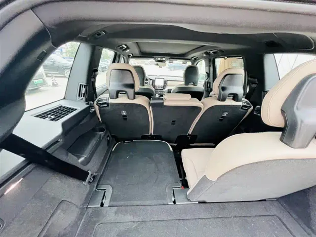 Volvo XC90 — Фото автомобиля 14