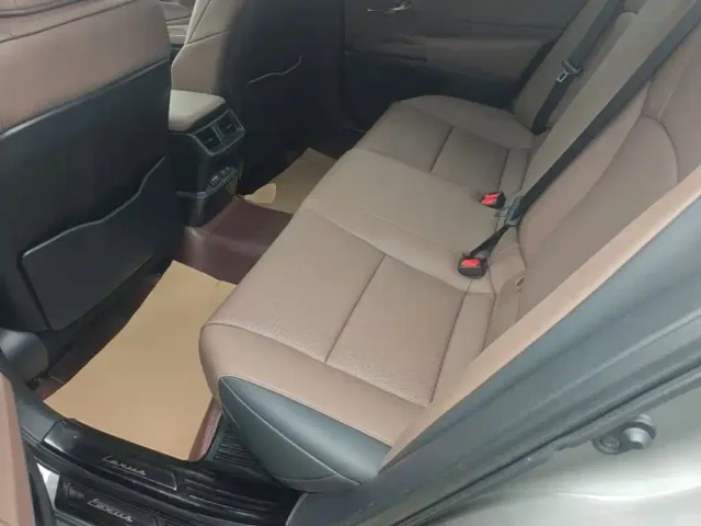 Lexus ES — Фото автомобиля 16