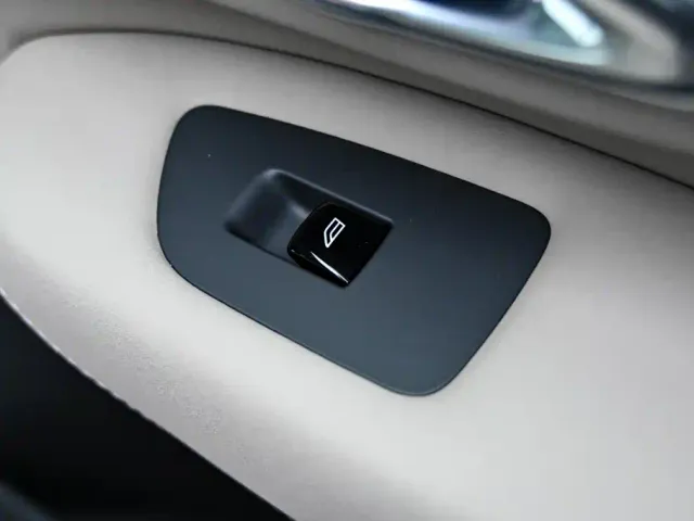Volvo XC90 — Фото автомобиля 28