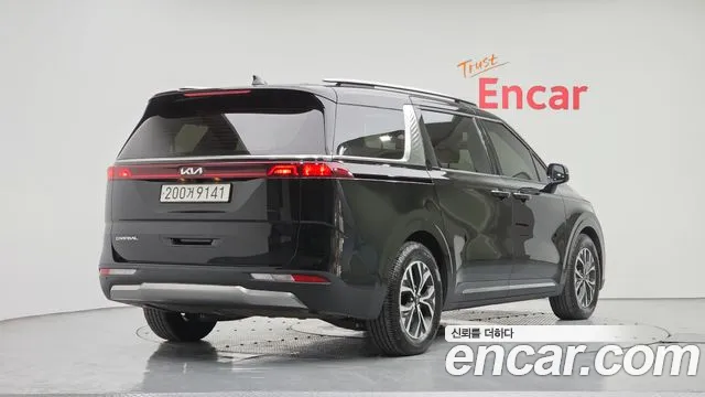 Kia Carnival Generation 4 — Фото автомобиля 2