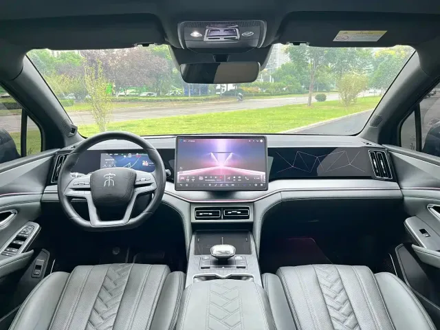 BYD Song L DM-i 2025 Smart Drive 160km Premium — Фото автомобиля 14