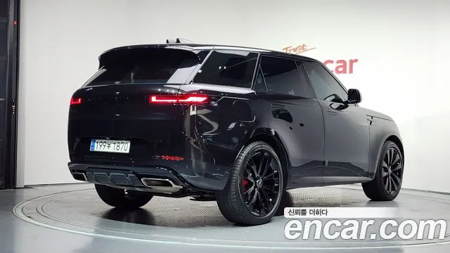Land Rover Range Rover Sport Generation 3 — Фото автомобиля 2