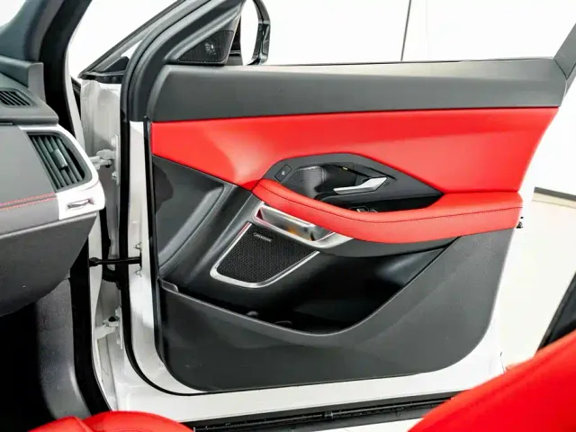 Jaguar E-PACE — Фото автомобиля 15