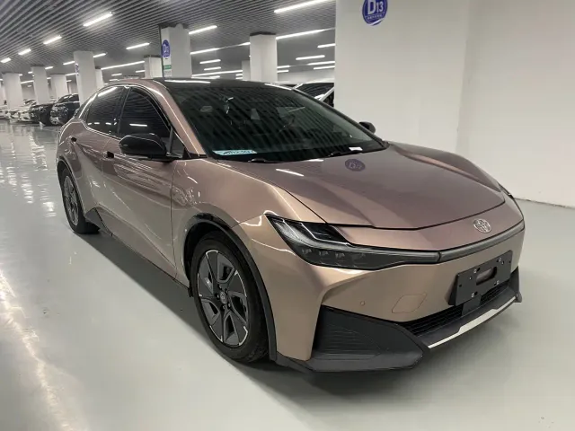Toyota bZ3 — Фото автомобиля 3