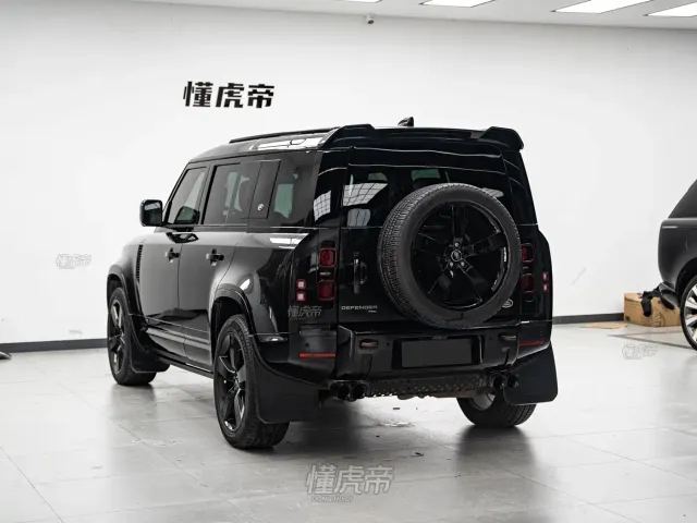 Land Rover Defender — Фото автомобиля 7