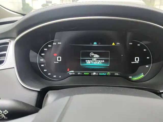 Roewe i6 MAX EV — Фото автомобиля 11