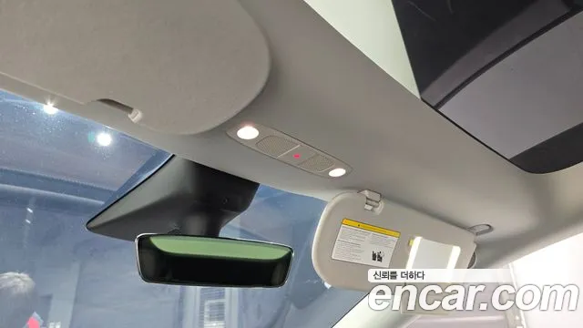 Tesla Model Y — Фото автомобиля 23