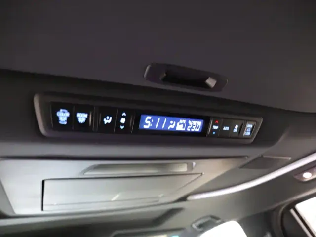 Toyota Vellfire — Фото автомобиля 23