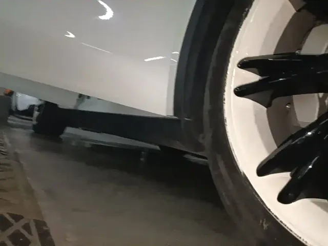 Tesla Model Y — Фото автомобиля 20