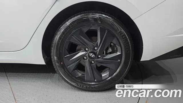 Hyundai Avante CN7 — Фото автомобиля 6