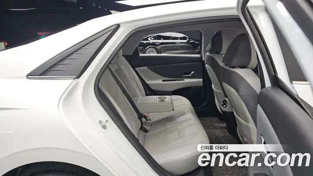Hyundai Avante CN7 — Фото автомобиля 10