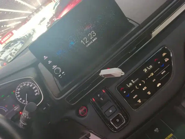 Honda Odyssey — Фото автомобиля 12