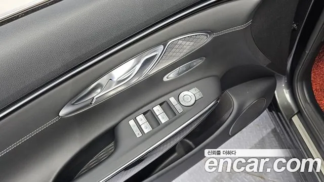 Genesis GV70 — Фото автомобиля 13