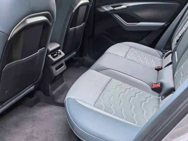 Audi Q6L e-tron — Фото автомобиля 7